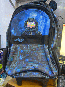 حقيبة رجل الفضاء عربة Smiggle 573381